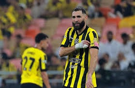 Shams：安东尼·戴维斯计划在今天对阵湖人的比赛中复出